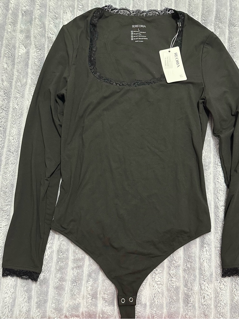 ReoRia Black Lace-Trim Long Sleeve Bodysuit